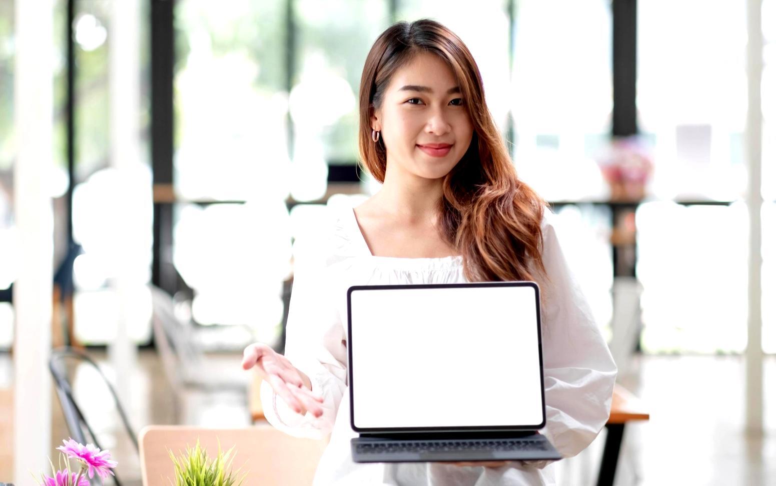 Esempio di workflow di modellazione 3D con riferimenti anatomici